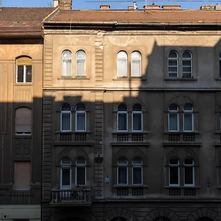 N51 Cityscape Serenity By Nw * Budapest